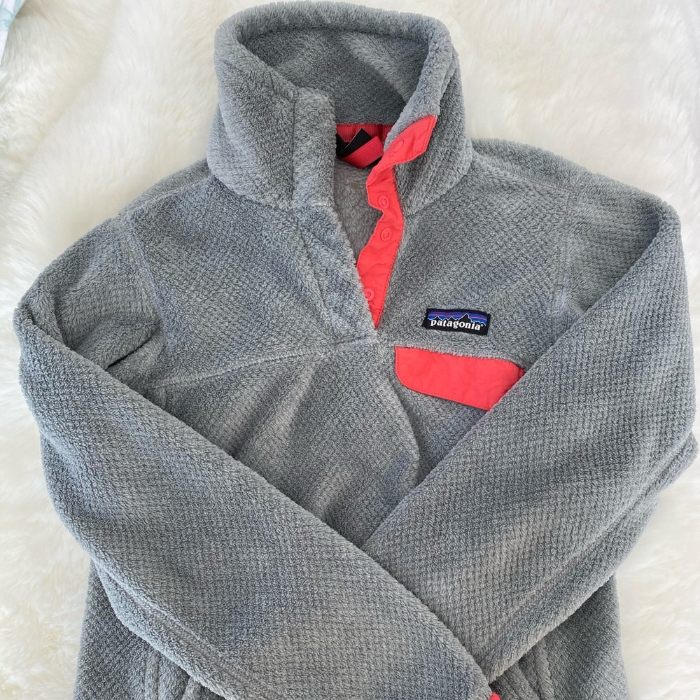 gray& pink patagonia pullover